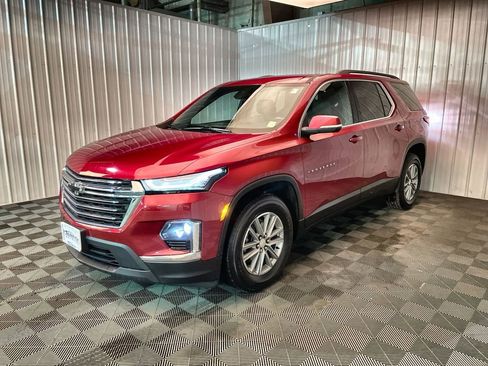 Used 2023 Chevrolet Traverse LT image 4