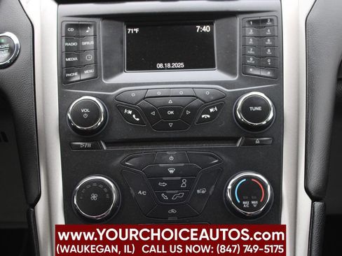 Used 2017 Ford Fusion SE image 21