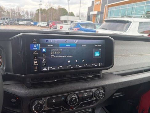 Used 2024 Jeep Wrangler Sport S image 13