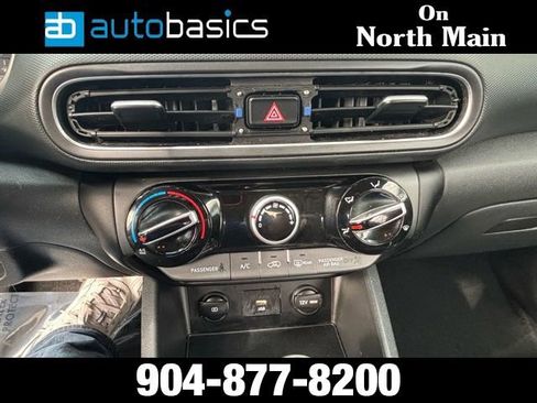 Used 2023 Hyundai Kona SE AWD/4WD image 27