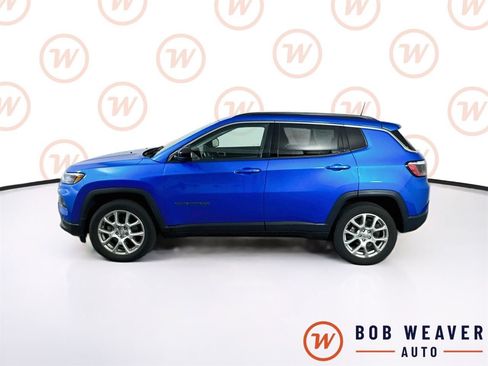 Used 2022 Jeep Compass Latitude w/ Sun and Sound Group AWD/4WD image 4