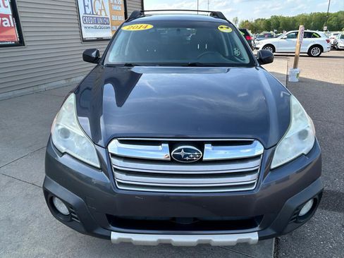 Used 2014 Subaru Outback 3.6R Limited w/ Moonroof Package AWD/4WD image 2