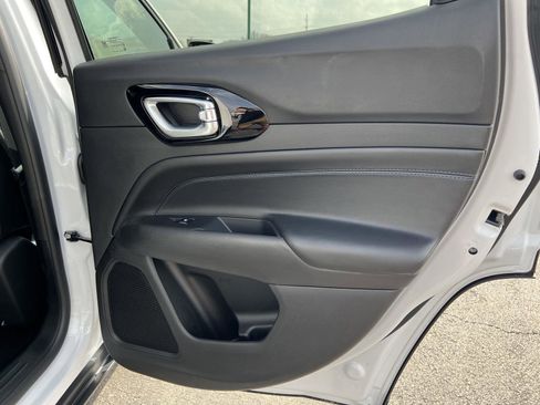 New 2026 Jeep Compass Latitude image 15