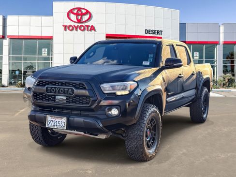 Used 2023 Toyota Tacoma TRD Off-Road image 3