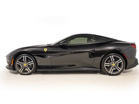 Used 2019 Ferrari Portofino RWD image 3