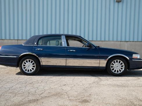 Used 2007 Lincoln Town Car Signature RWD image 10