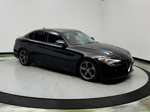 Used 2017 Alfa Romeo Giulia w/ Sport Appearance Package RWD image 3