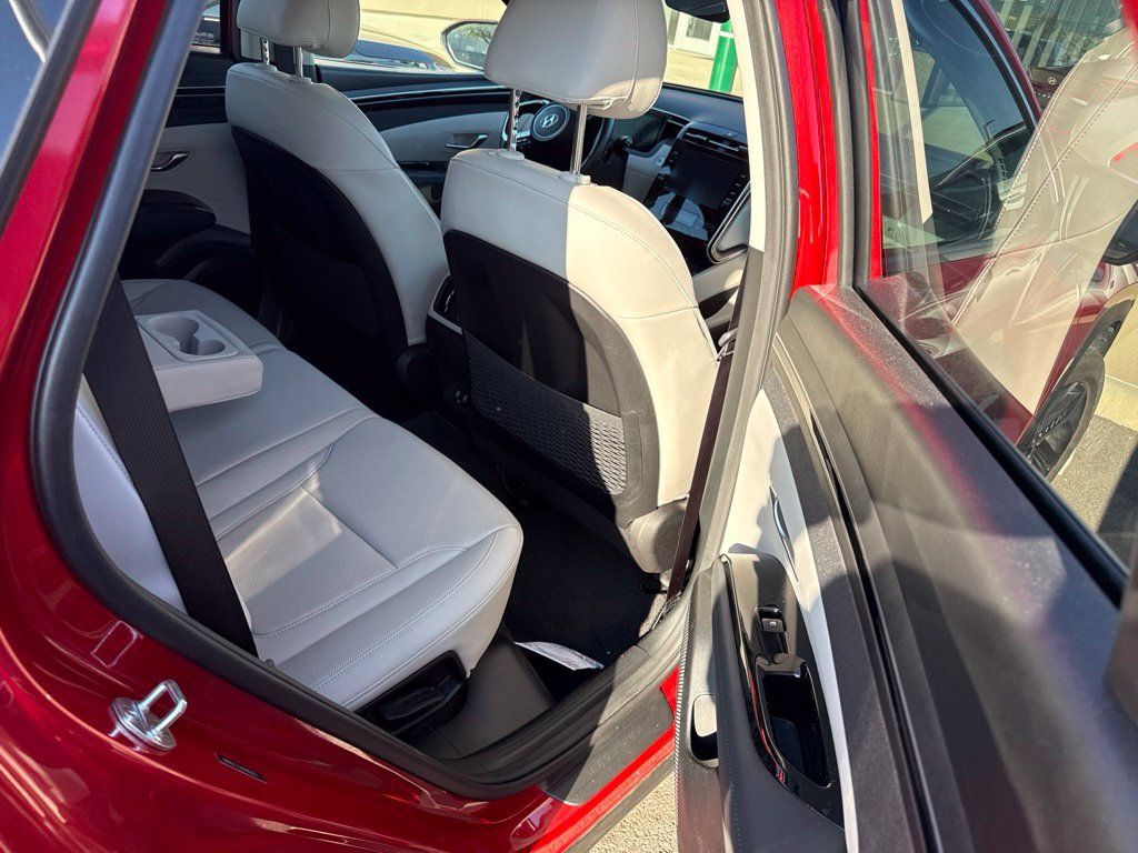 Used 2022 Hyundai Tucson SEL w/ Convenience + Premium Package AWD/4WD image 4
