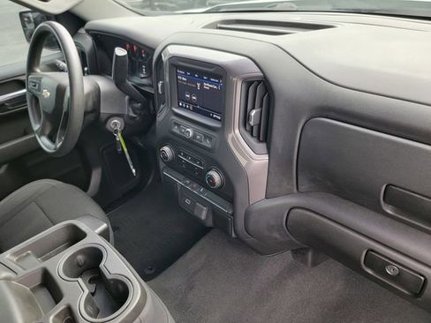 Used 2020 Chevrolet Silverado 1500 Custom w/ Custom Value Package AWD/4WD image 18