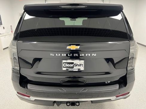 Used 2025 Chevrolet Suburban LT w/ Comfort Package image 8