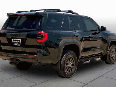 Used 2025 Toyota 4Runner SR5 AWD/4WD image 13