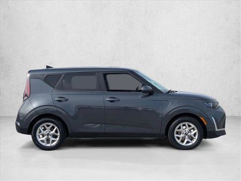 Used 2023 Kia Soul LX w/ LX Technology Package FWD image 4