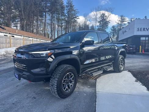 Used 2025 Chevrolet Colorado ZR2 w/ Technology Package image 3