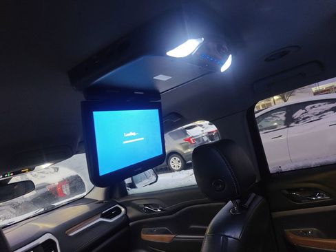 Used 2019 GMC Acadia SLE image 10