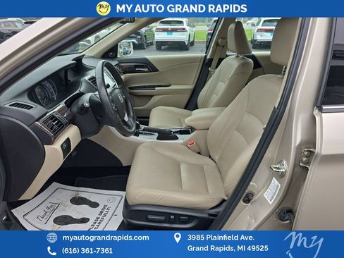 Used 2017 Honda Accord EX-L image 10