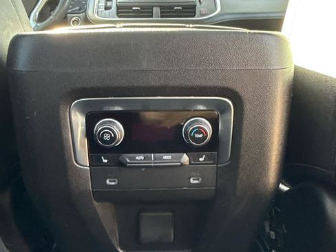 Used 2021 Chevrolet Tahoe LT w/ LT Signature Package image 17