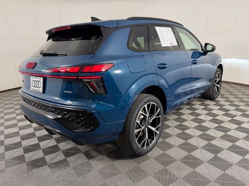 Used 2026 Audi Q3 quattro 2.0T w/ 20" Wheel Package AWD/4WD image 9