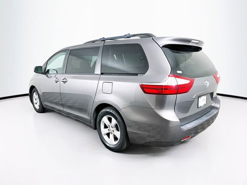 Used 2017 Toyota Sienna LE FWD image 5