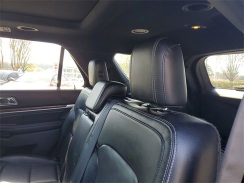 Used 2016 Ford Explorer Limited w/ Equipment Group 301A image 10