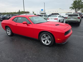 Used 2019 Dodge Challenger SXT video 2
