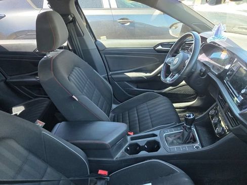 Used 2019 Volkswagen Jetta GLI FWD image 4