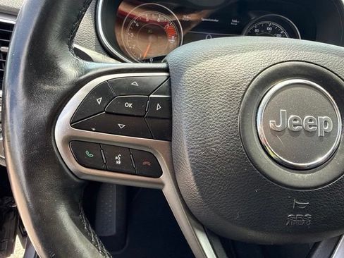 Used 2019 Jeep Cherokee Limited AWD/4WD image 18