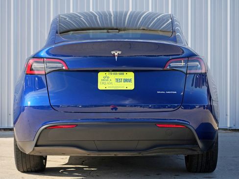 Used 2023 Tesla Model Y Long Range image 11