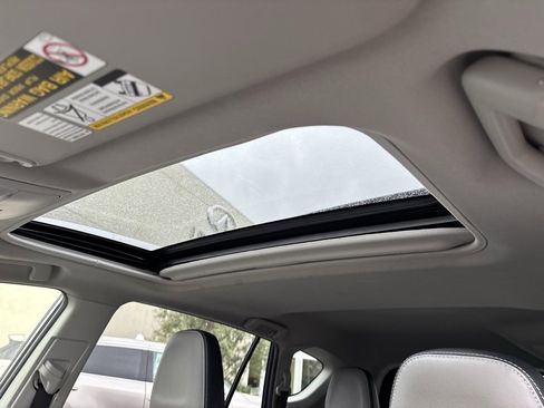 Used 2016 Toyota RAV4 Limited image 15