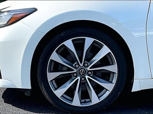 Used 2023 Nissan Maxima Platinum FWD image 32