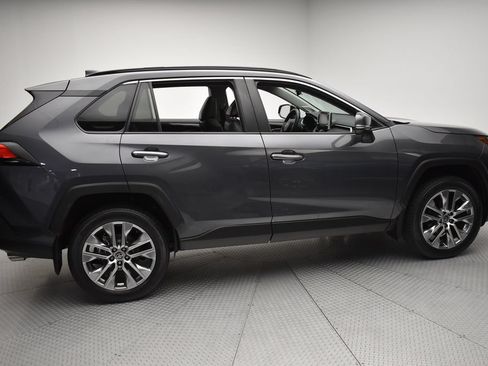 Used 2022 Toyota RAV4 Limited AWD/4WD image 4