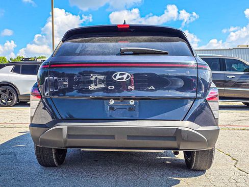 Used 2025 Hyundai Kona SEL FWD image 5