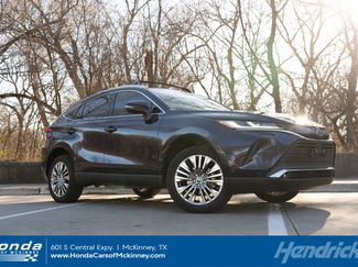 Used 2024 Toyota Venza XLE video 1