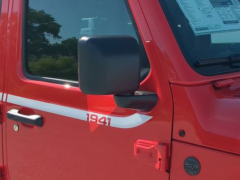 New 2026 Jeep Wrangler Unlimited Sahara AWD/4WD image 10