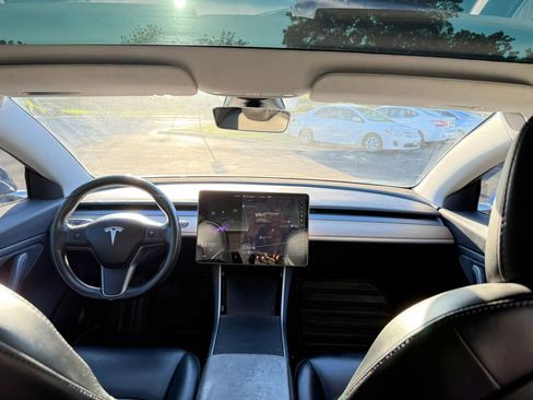 Used 2019 Tesla Model 3 Standard Range Plus image 24