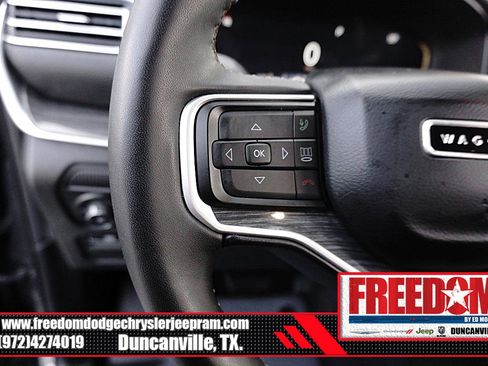 Used 2022 Jeep Wagoneer Series II RWD image 25
