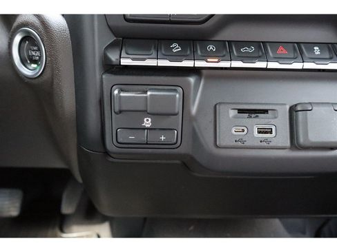 Used 2020 GMC Sierra 1500 SLE w/ SLE Value Package AWD/4WD image 30