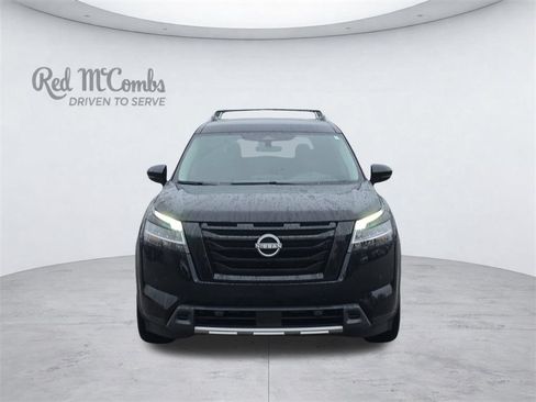 Used 2023 Nissan Pathfinder SL w/ Black Appearance Package FWD image 10