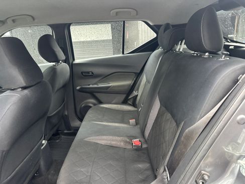 Used 2018 Nissan Kicks S FWD image 10