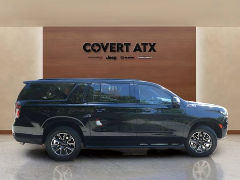 Used 2021 Chevrolet Suburban Z71 w/ Luxury Package AWD/4WD image 6
