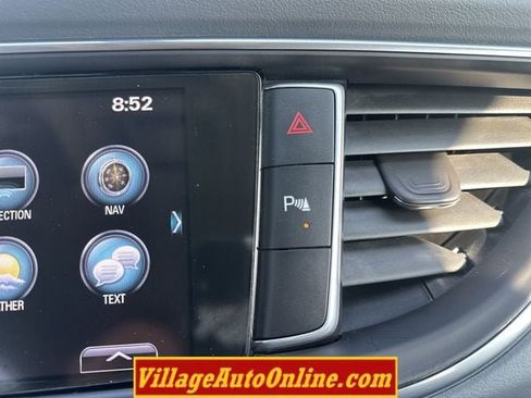 Used 2019 Buick Enclave Essence AWD/4WD image 20