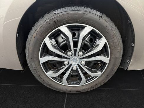 Used 2019 Toyota Corolla LE FWD image 9