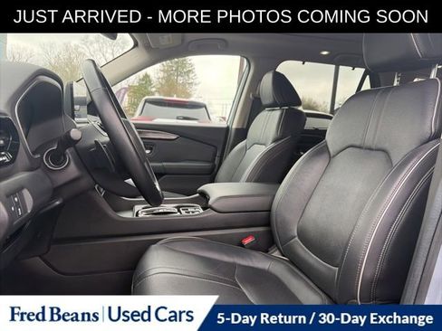 Used 2025 Honda Pilot Elite image 10