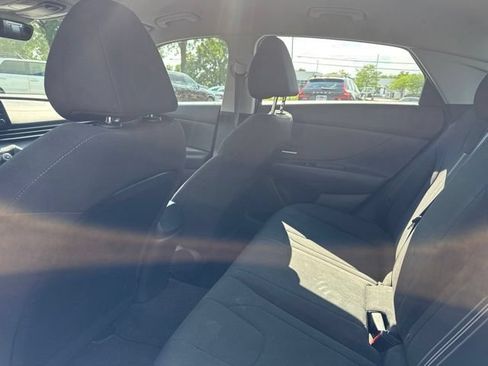 Used 2023 Hyundai Elantra SEL FWD image 7