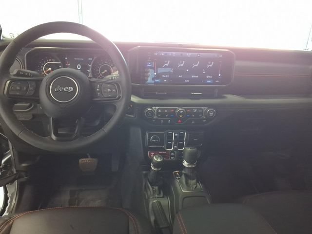 Used 2025 Jeep Gladiator Rubicon w/ Convenience Group AWD/4WD image 15