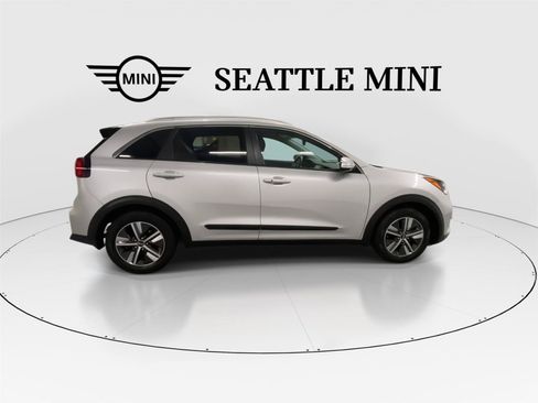 Used 2020 Kia Niro EX FWD image 12