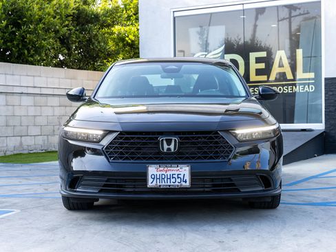 Used 2023 Honda Accord EX image 4