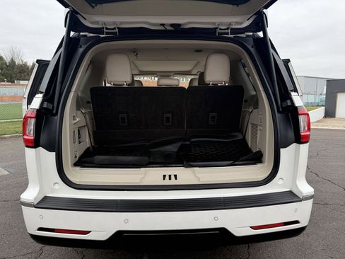 Used 2019 Lincoln Navigator Reserve image 26