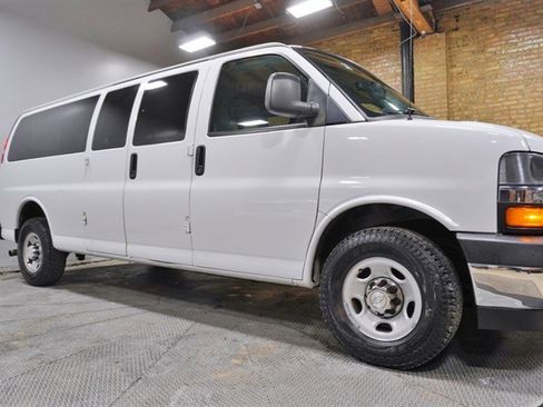 Used 2018 Chevrolet Express 3500 LT w/ LT Preferred Equipment Group image 8