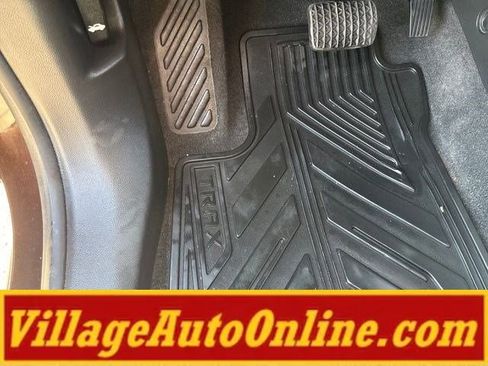 Used 2016 Chevrolet Trax LT w/ LT Convenience Package FWD image 19