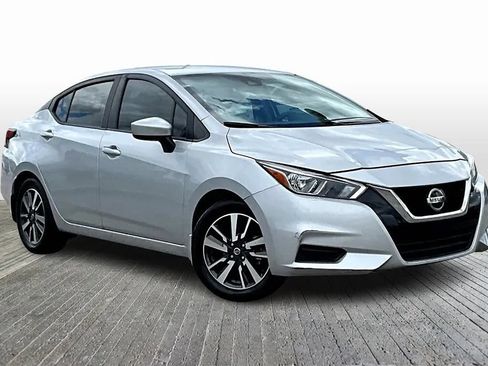 Used 2022 Nissan Versa SV w/ Electronics Package FWD image 2
